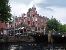 В коричневых тонах