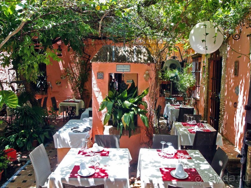 В квартале Санта-Крус