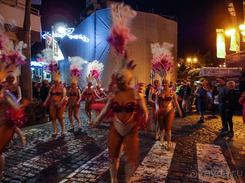 Альбом истории "Слишком темно, феерически ярко"