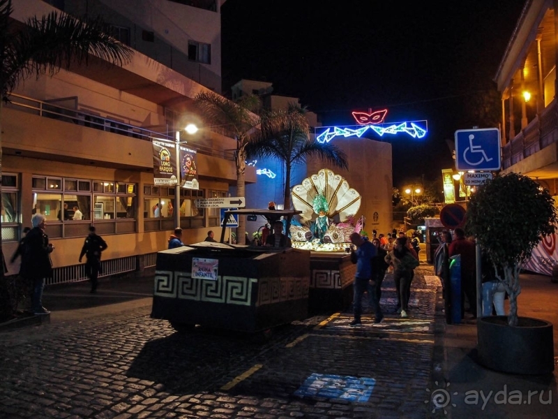 Альбом истории "Слишком темно, феерически ярко"