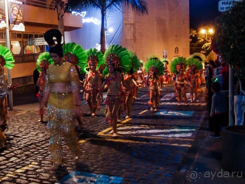 Альбом истории "Слишком темно, феерически ярко"