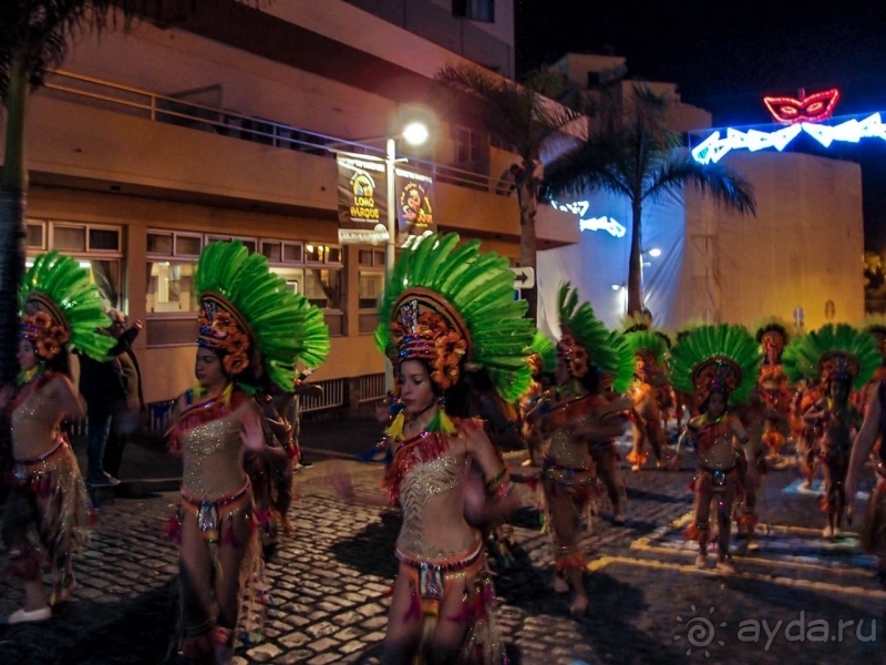 Альбом истории "Слишком темно, феерически ярко"