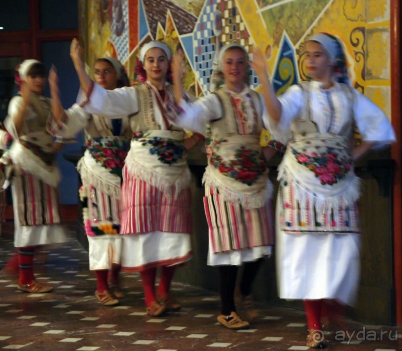 За фольклором — в Подмочани