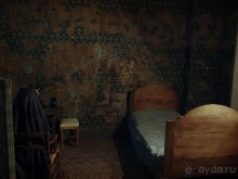 Печальный замок на набережной