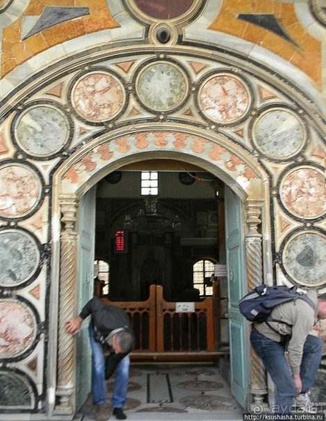 Самая красивая синагога и самая большая мечеть