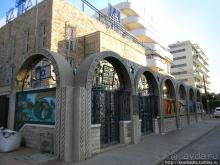 Самая красивая синагога и самая большая мечеть