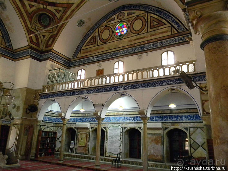 Самая красивая синагога и самая большая мечеть