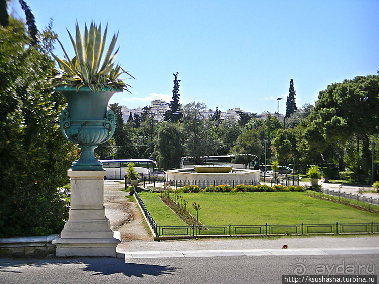 Первый Олимпийский дворец рядом с храмом Зевса Олимпийского