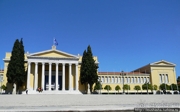 Первый Олимпийский дворец рядом с храмом Зевса Олимпийского