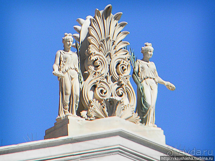 Первый Олимпийский дворец рядом с храмом Зевса Олимпийского