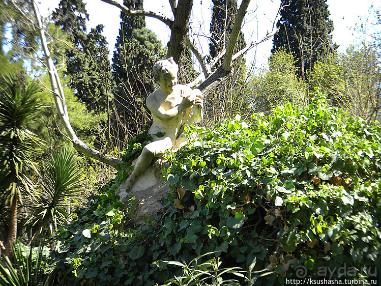 Первый Олимпийский дворец рядом с храмом Зевса Олимпийского