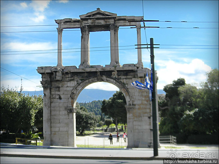 Первый Олимпийский дворец рядом с храмом Зевса Олимпийского