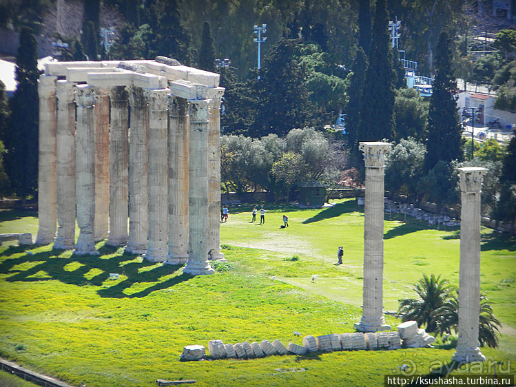 Первый Олимпийский дворец рядом с храмом Зевса Олимпийского