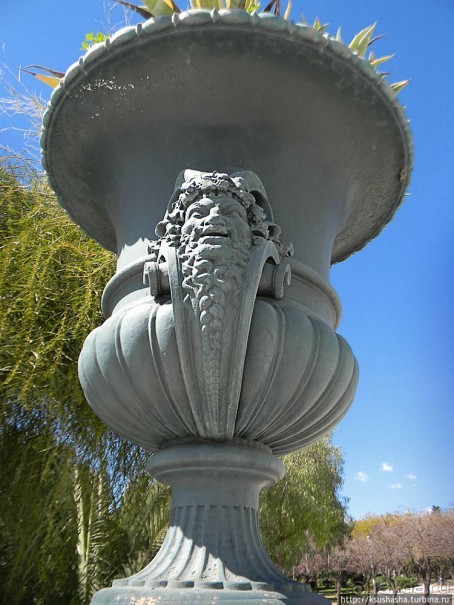 Первый Олимпийский дворец рядом с храмом Зевса Олимпийского