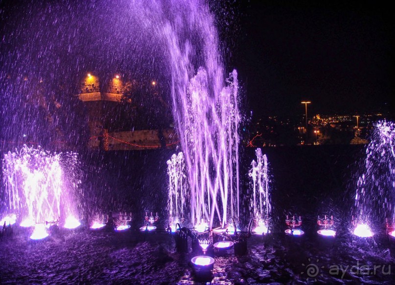 Снова расцветился город ночной