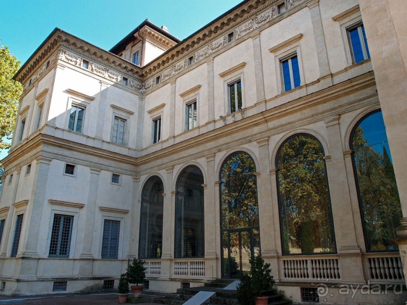 Рафаэль и Фарнезина