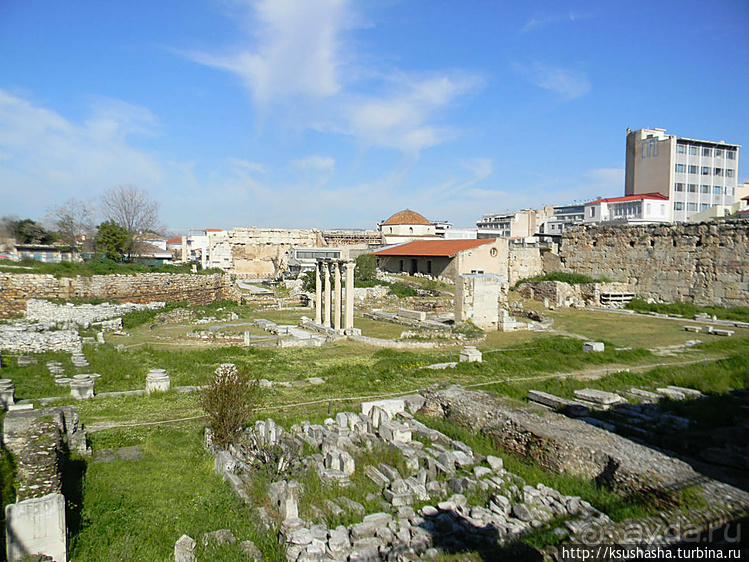 Римская Агора, Скирон, Борей и Кекий