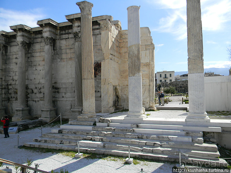 Римская Агора, Скирон, Борей и Кекий