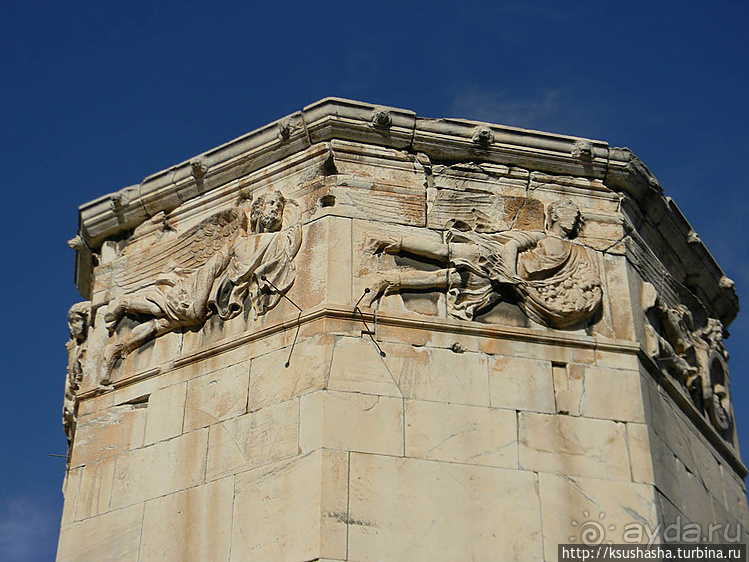 Римская Агора, Скирон, Борей и Кекий