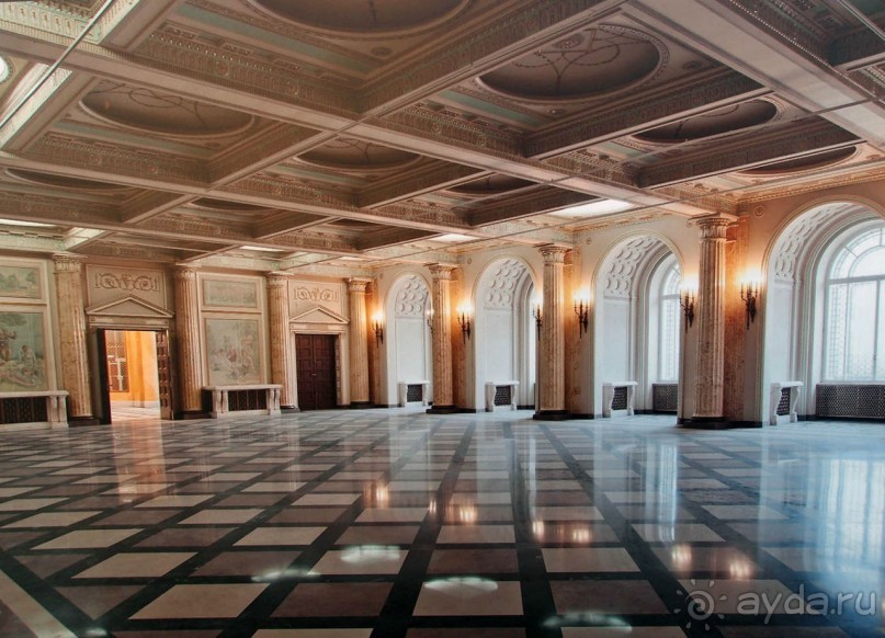 Светлая и темная энергия Площади Революции