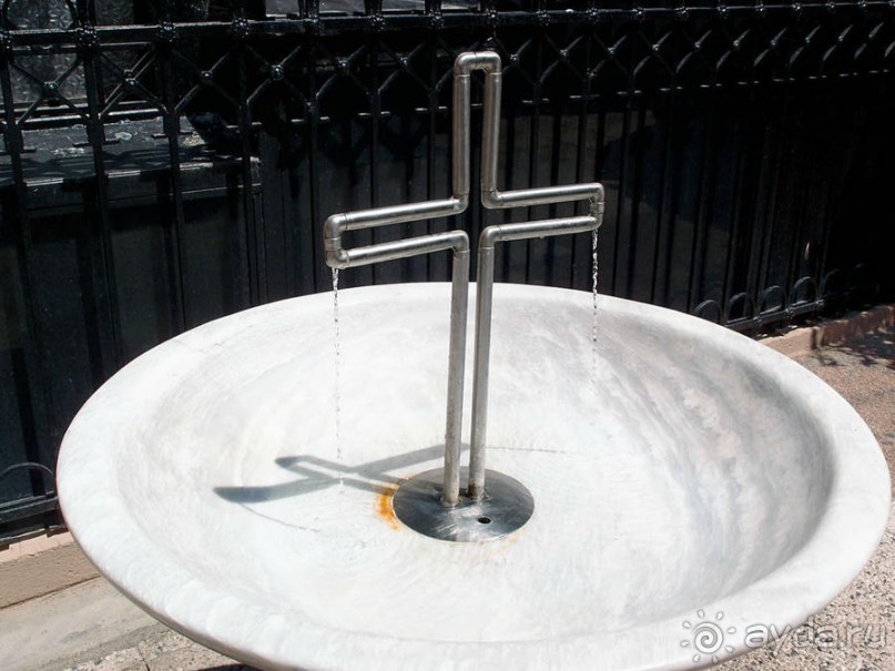 Загадка современного монастыря