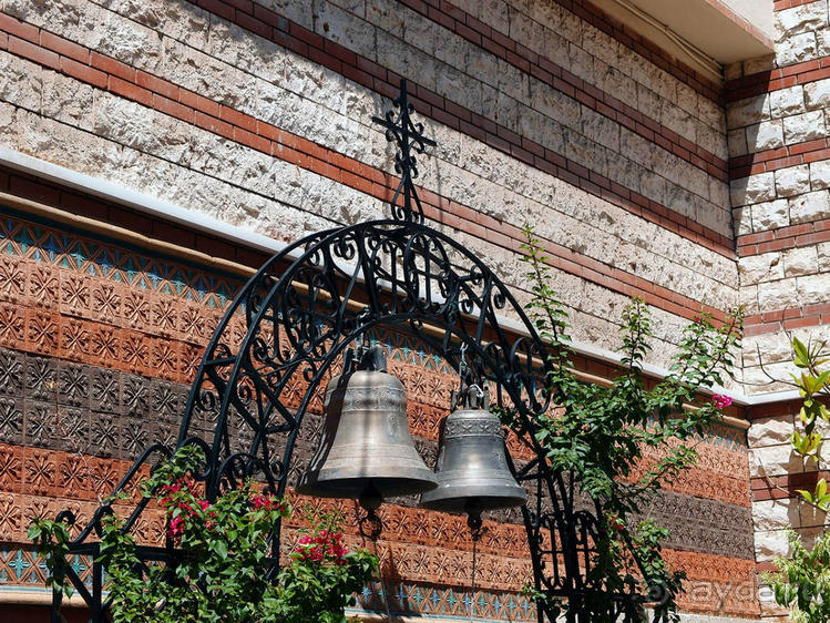 Загадка современного монастыря