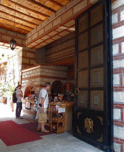 Загадка современного монастыря