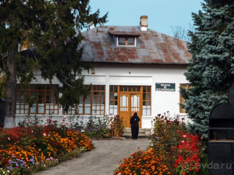 Монастырь с цыганским именем