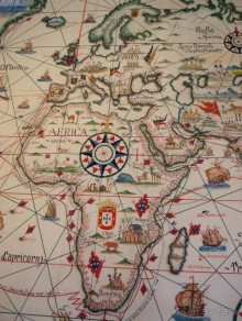 Бригантина поднимает паруса