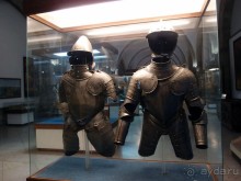 Бригантина поднимает паруса