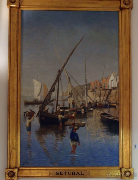 Бригантина поднимает паруса