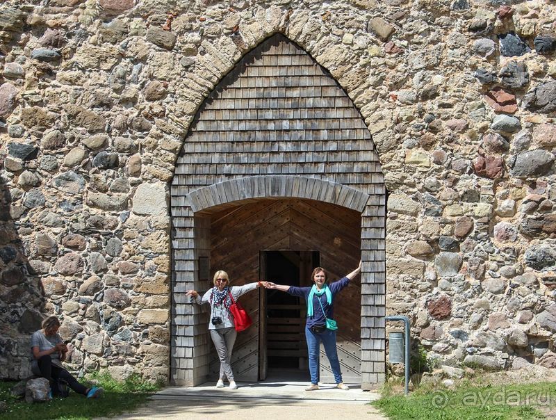 Потерянный среди густых лесов