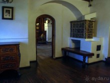 О вампирах — с юмором, о величествах — шепотом