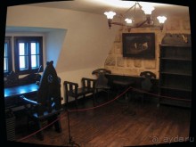 О вампирах — с юмором, о величествах — шепотом