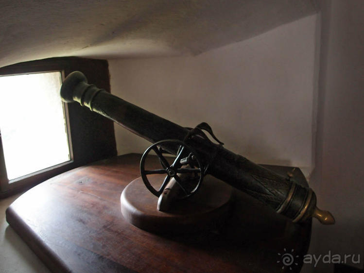 О вампирах — с юмором, о величествах — шепотом