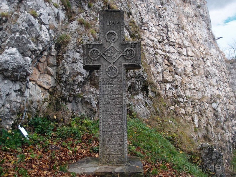 О вампирах — с юмором, о величествах — шепотом