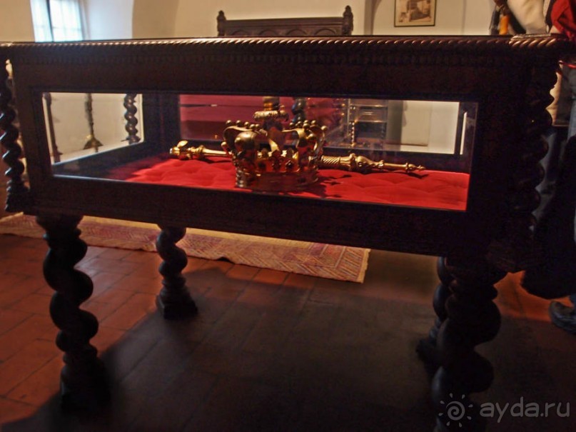 О вампирах — с юмором, о величествах — шепотом