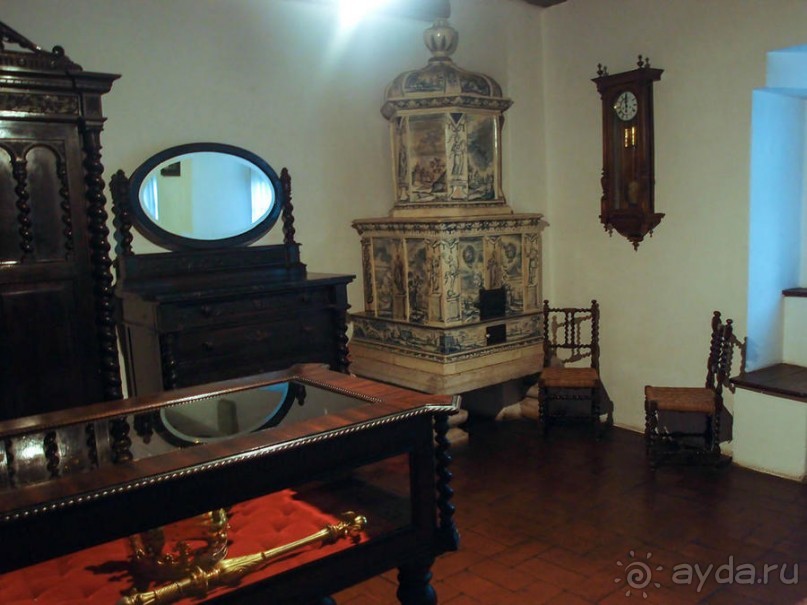 О вампирах — с юмором, о величествах — шепотом