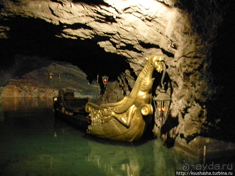 Морской грот не в море, а в лесу