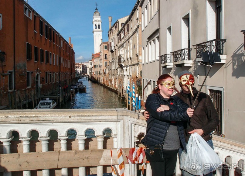 Альбом отзыва "Эти маски... (Венеция)"