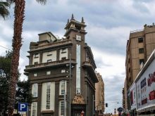 Обычный, хоть и столичный