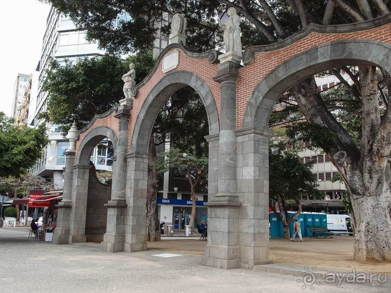 Обычный, хоть и столичный