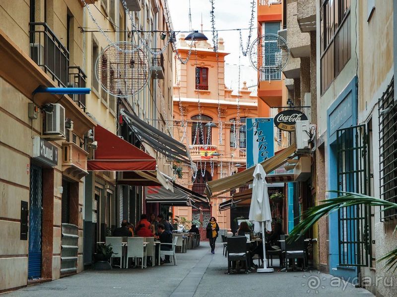 Обычный, хоть и столичный