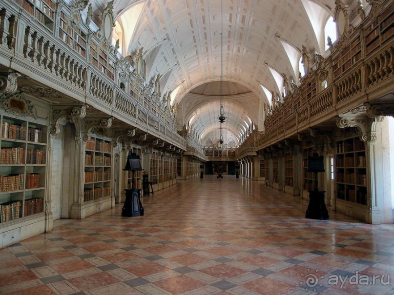 Грандиозная Мафра