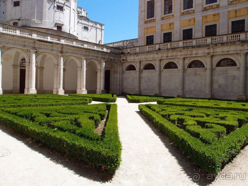 Грандиозная Мафра