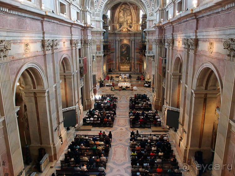 Грандиозная Мафра