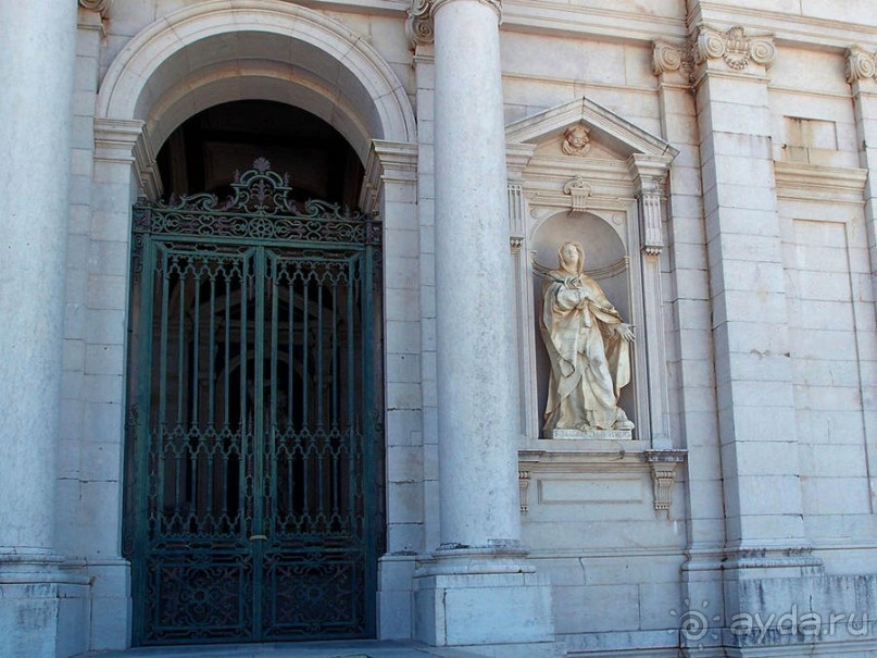 Грандиозная Мафра