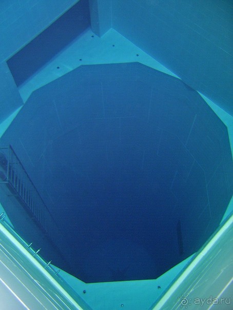 Необычные бассейны мира