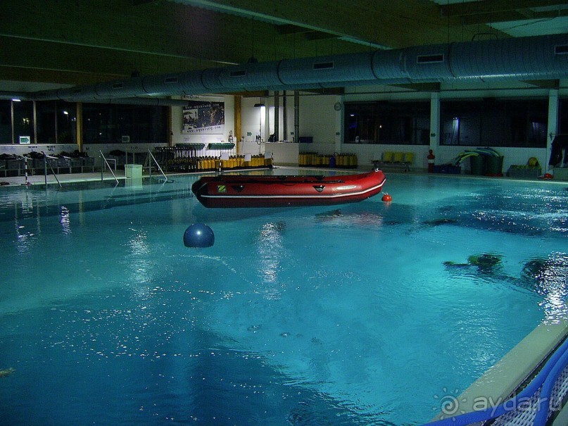 Необычные бассейны мира