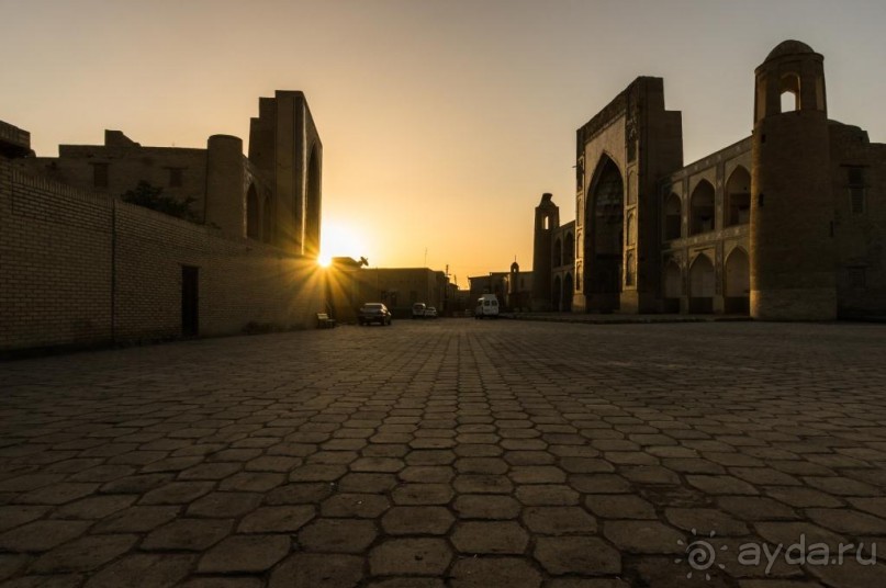 Бухара - 2500 лет запечатленные в камне